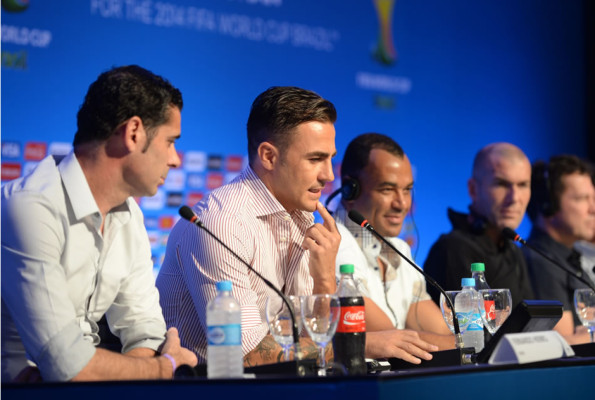 Los ocho ex futbolistas que decidirán el destino de las 32 selecciones