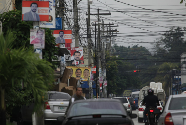 Calles sampedranas siguen llenas de propaganda política