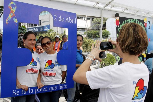Con jornada de información conmemoran Día Internacional del Autismo