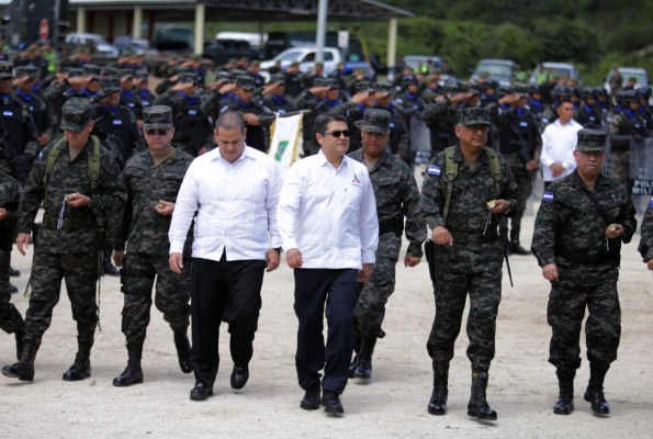 Presidente Hernández anuncia dos batallones más de la Policía Militar