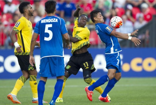 Jamaica gana y deja a El Salvador prácticamente fuera