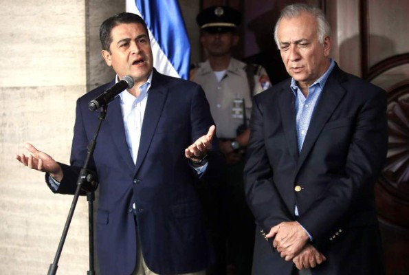Hernández llama a reflexionar sobre nueva Constitución