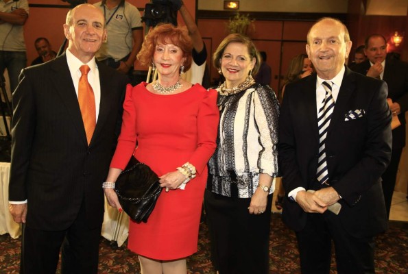 Banquero hondureño Jorge Bueso Arias es homenajeado