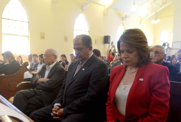 Solís anuncia austeridad y guerra a la corrupción