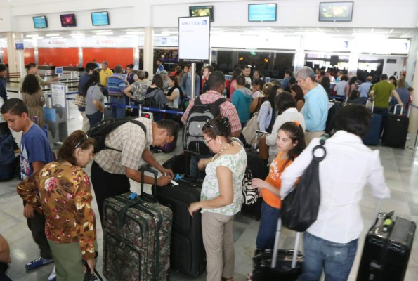 A Roatán y Cancún es donde más viajan turistas hondureños