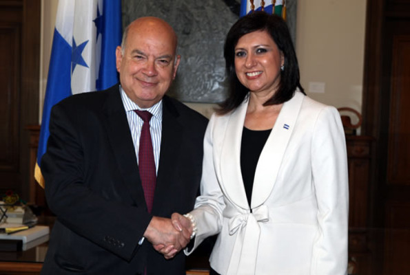 Honduras cierra 'capítulo' al volver a OEA