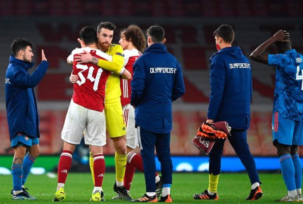 El Arsenal sufre para avanzar en Europa League