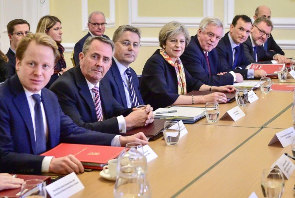 Londres desoye las demandas de cancelar visita de Trump