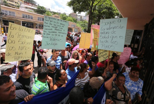 Empleados públicos piden L3,000 de aumento salarial