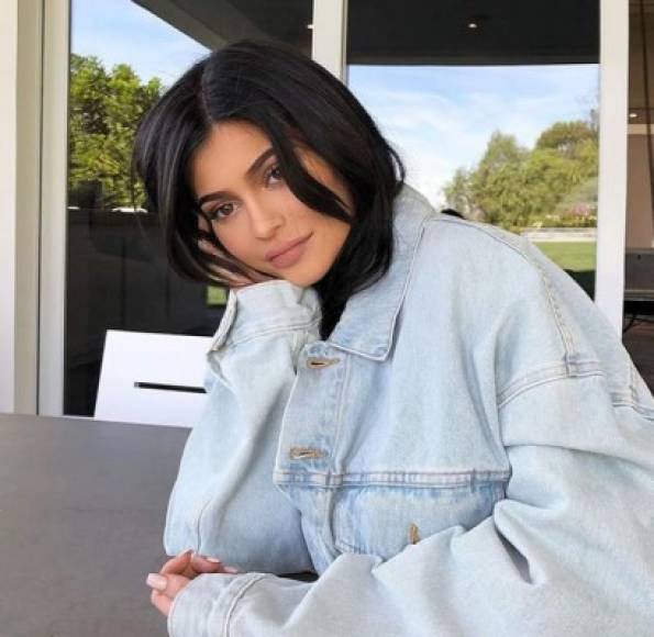 Una fuente cercana a Kylie Jenner dijo que la joven ha mantenido un bajo perfil durante su primer embarazo porque no quiere que este sea un circo.