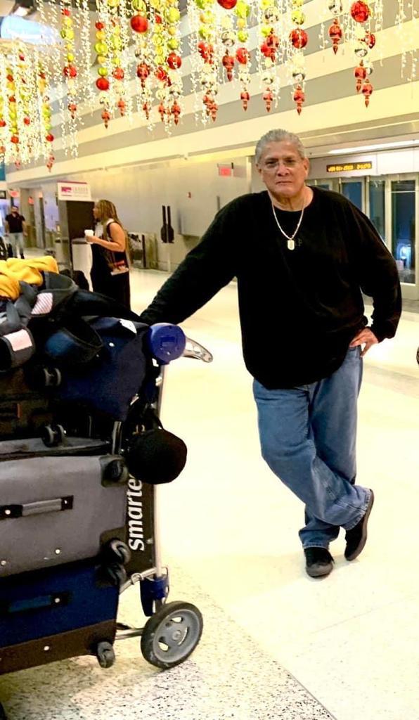 Esdras Amado López causa sensación con atuendos “aesthetic”