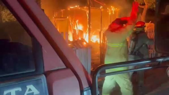 Se escucharon gritos de auxilio: cinco miembros de una familia mueren calcinados en incendio
