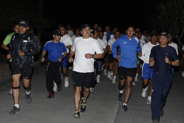 Presidente de Honduras correrá el domingo