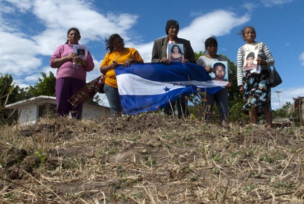 Tras diecisiete años hermanos hondureños se reencuentran en una caravana de desaparecidos en México