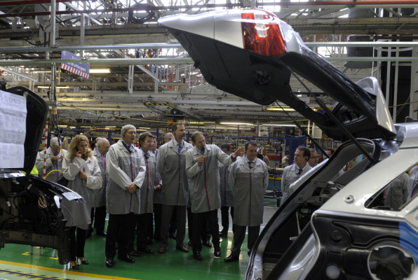 Salarios y pensiones seguirán congelados en el nuevo presupuesto español