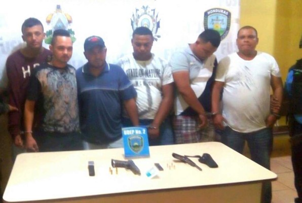 Capturan a seis supuestos miembros de la banda 'Los Cachiros'