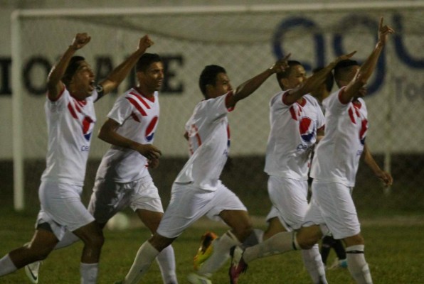 Espartano pega primero y apunta al ascenso de Honduras