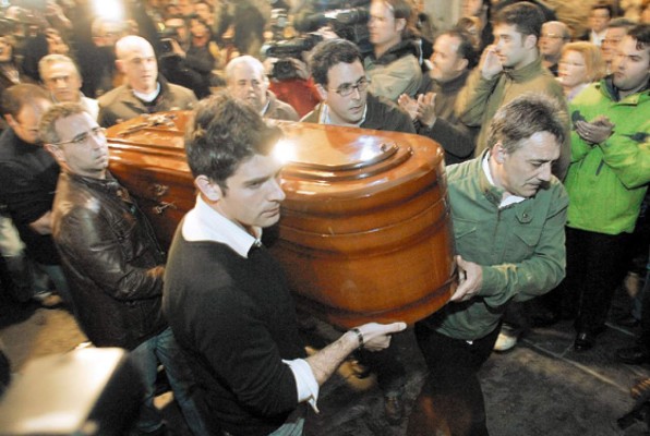 Duelo en España por asesinato de ex concejal socialista