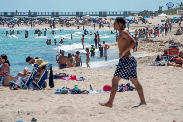 Miami se olvida de la pandemia con un spring break sin mascarillas