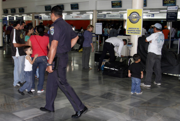 Estado toma control de los 4 aeropuertos