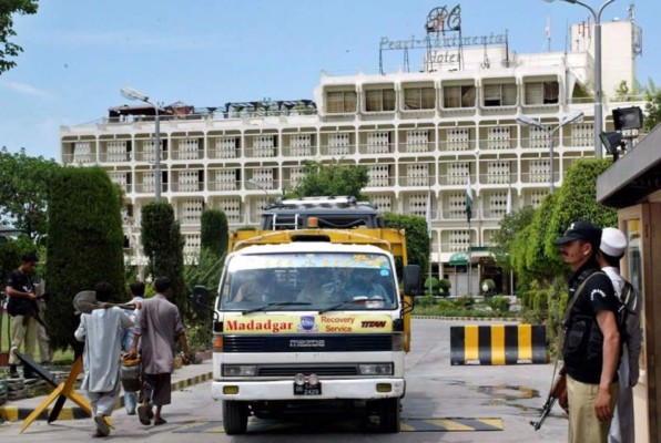 Finaliza el ataque al hotel en Pakistán con tres asaltantes y un guardia muertos