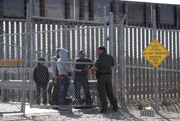 Un año de cárcel para agente de la 'migra” por indocumentado