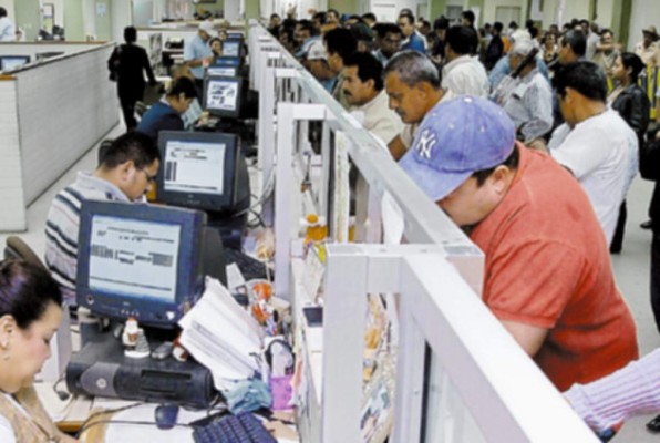 DEI licitará 200 mil placas para carros