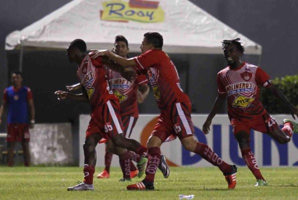 El Vida deja en crisis al Marathón de Pavón