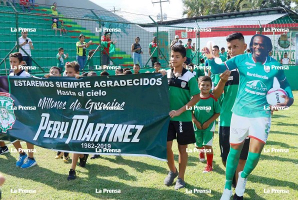 VIDEO: El emotivo homenaje a 'Pery' Martínez y los fieles aficionados de Marathón