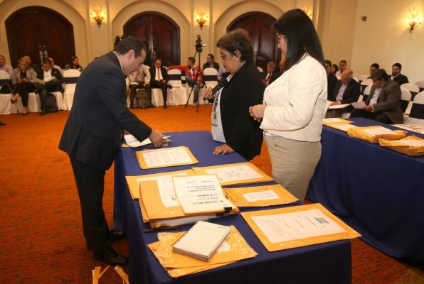 Ofrecen $10.06 por Kwh a la Enee