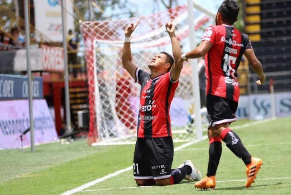Roger Rojas anota y el Alajuelense es el nuevo líder de Costa Rica