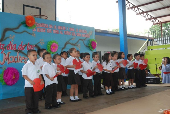 Una mañana llena de música y amor para agasajar a mamá