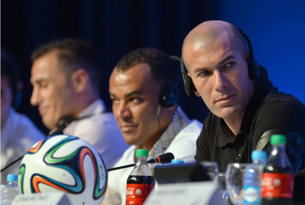 Los ocho ex futbolistas que decidirán el destino de las 32 selecciones