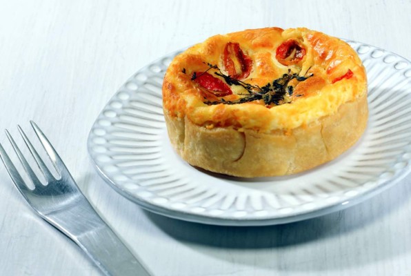 Mini pay de queso y tomates