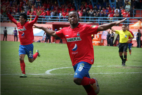 Darwin Oliva dio victoria al Municipal de 'Rambo'