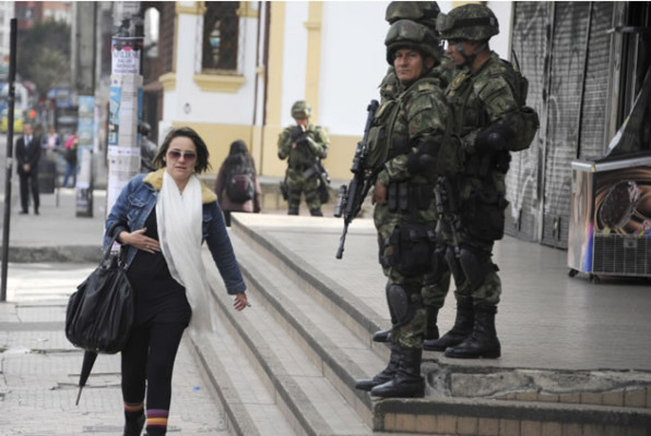 Vídeo: Gobierno militariza Bogotá y líderes campesinos instan bloqueos