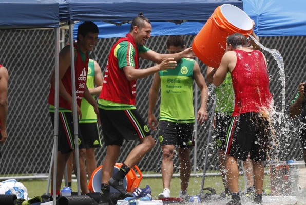 México se divierte antes del juego ante Honduras
