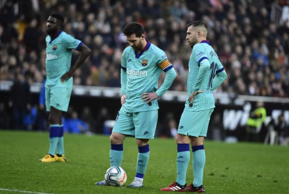 Barcelona pierde ante Valencia y pone en peligro el liderato