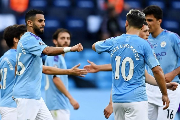 El Manchester City se dio un festín frente al Burnley. Foto EFE