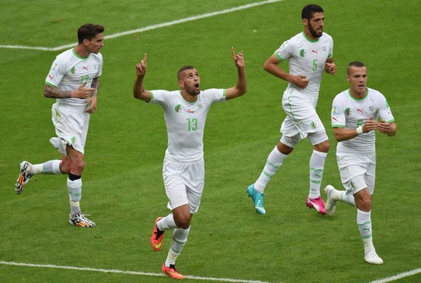 Argelia golea a Corea del Sur y sigue soñando con los octavos