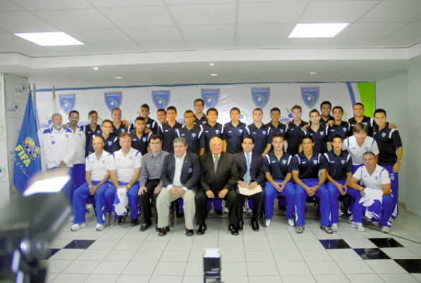 Almeida: 'Los catrachos me caen pesado”