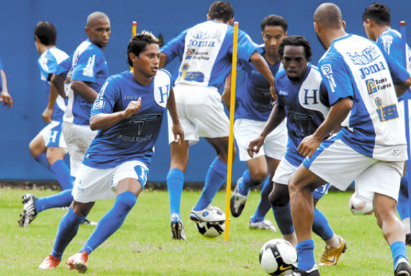 Honduras practica el baile de la victoria