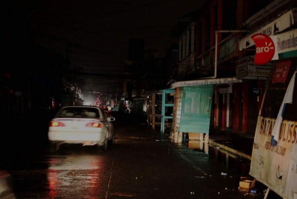 Más protestas por apagones en La Ceiba