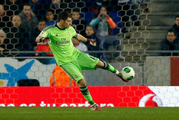 Casillas supera su récord de imbatibilidad con otra proeza
