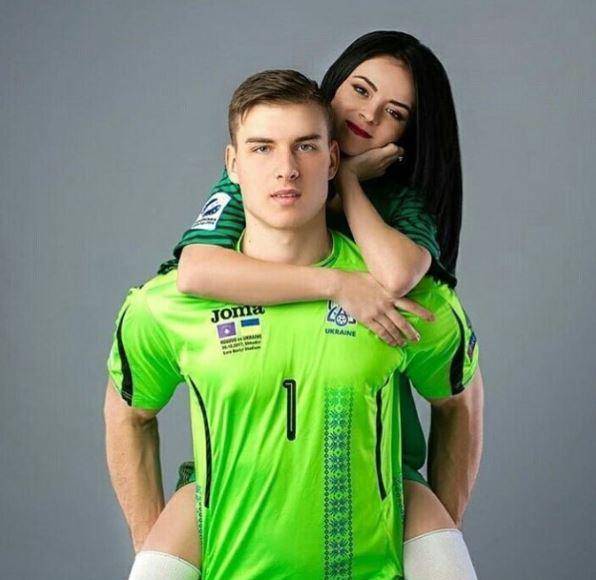 Anastasia Tamazova es una reconocida influencer en Ucrania y desde que tenía 18 años el jugador, debutó un año antes en primera en su país, oficializó su amor. 