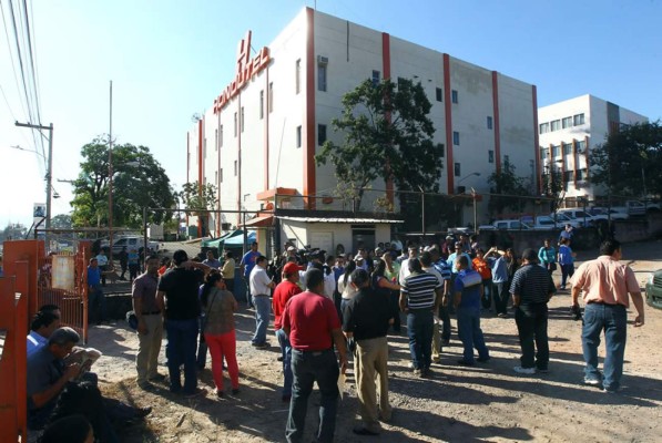 Despiden a 530 empleados de Hondutel en Tegucigalpa