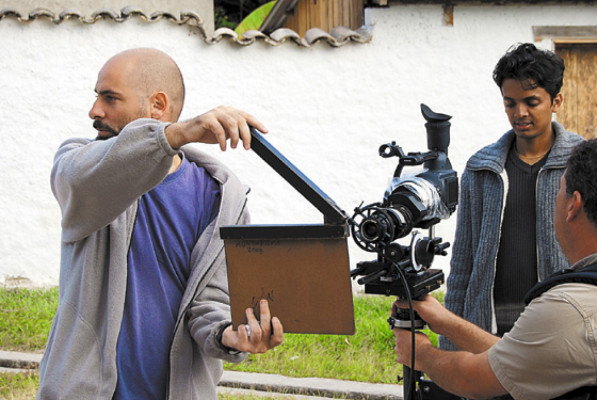 Catrachos listos para recibir Amor y frijoles