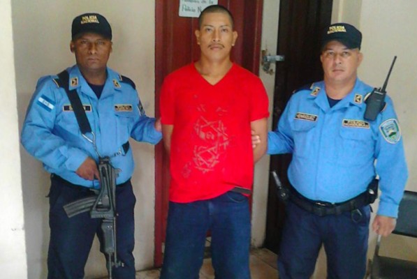 Lo capturan en un bus con 35 libras marihuana