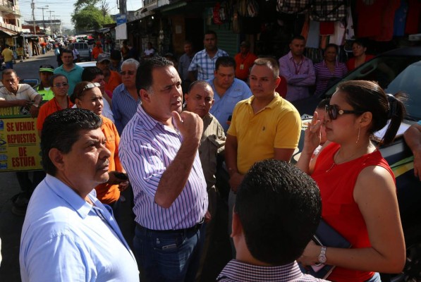 Unos 500 locatarios del mercado Medina ya tienen techo decente