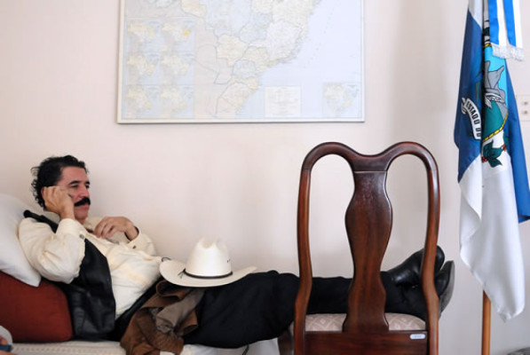 Piden aclarar cómo Zelaya llegó a la embajada